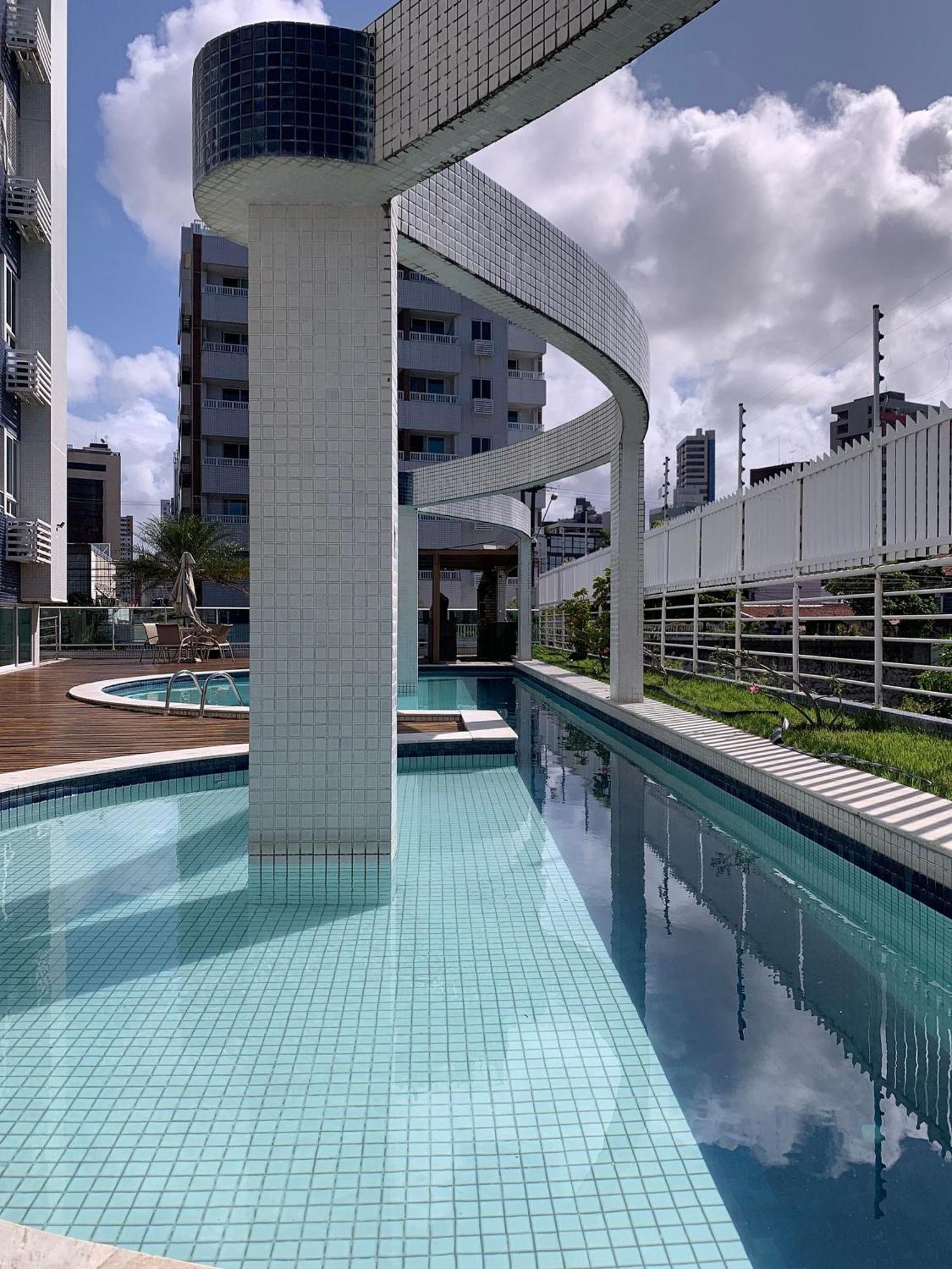 Le Parc Apartment *